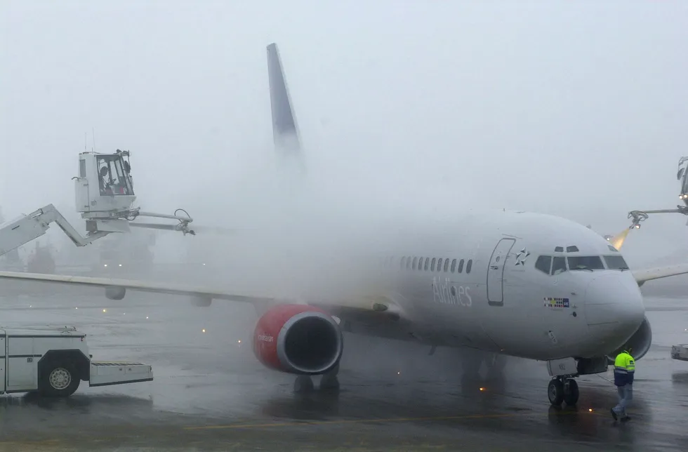Flyene måtte avises før de kunne lette fra Oslo lufthavn mandag. Snøen og kulden skapte problemer for trafikken. Arkivfoto: Cornelius Poppe / NTB Scanpix