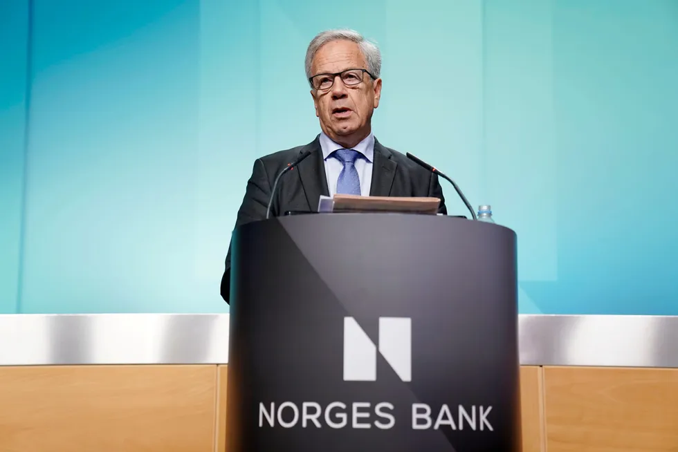 Sentralbanksjef Øystein Olsen og Hovedstyret i Norges Bank advarer om at bankene kan ha mindre interesse enn før av å utvikle gode fellesløsninger for betalinger.