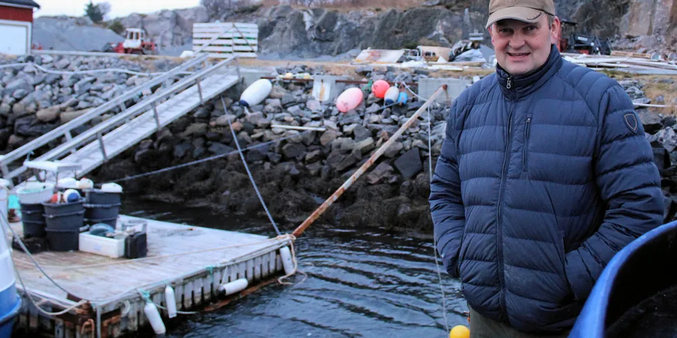 NY BEDRIFT: Jim Lorentsen i Lurøy satser på fiske etter sjøkreps på Helgeland. Snart starter arbeidet med å bygge kai og pakkestasjon i dette området i havna.