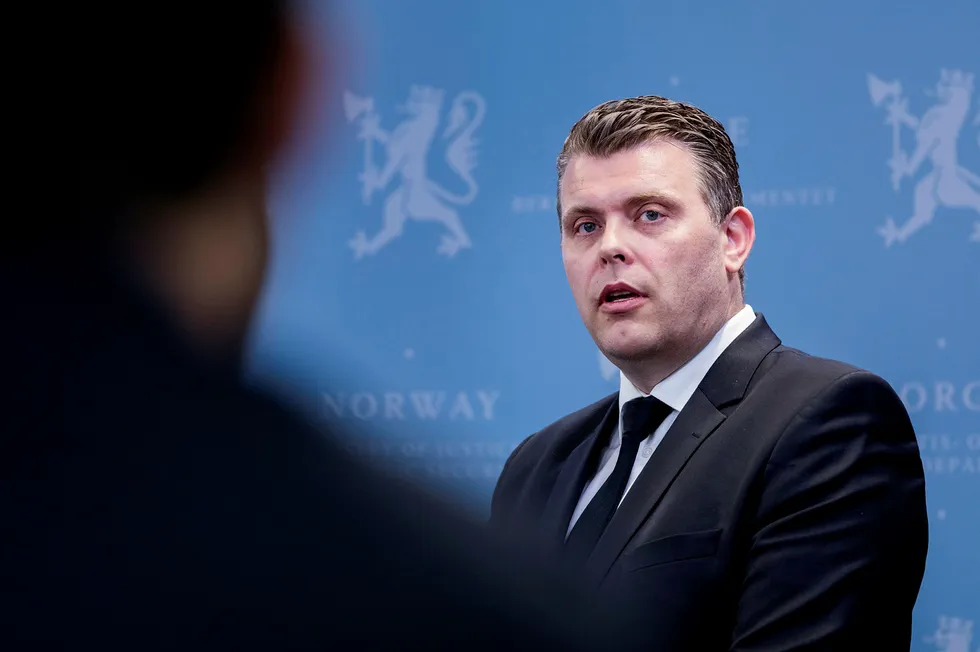 –Regjeringen tar EOS-utvalgets melding på største alvor, sier justis- og innvandringsminister Jøran Kallmyr (Frp) i en pressemelding tirsdag.