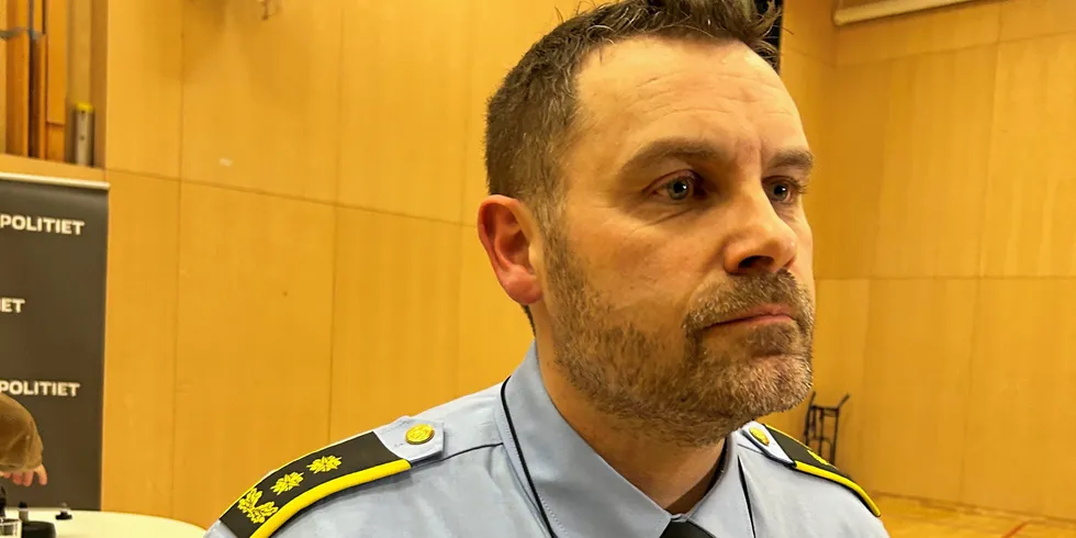 Tirsdag holdt politiet pressekonferanse i Tromsø sammen med flere etater. Her politiadvokat Ronny Andre Jørgensen, fagjurist for fiskerisaker i Troms politidistrikt.