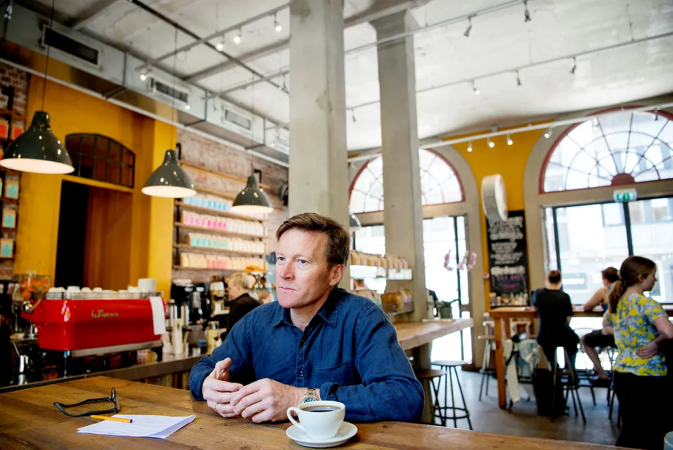 Kaffebrenneriet vokser saktere enn sin største konkurrent Espresso House, men etableringssjef Steinar Paulsrud synes det er bare hyggelig.