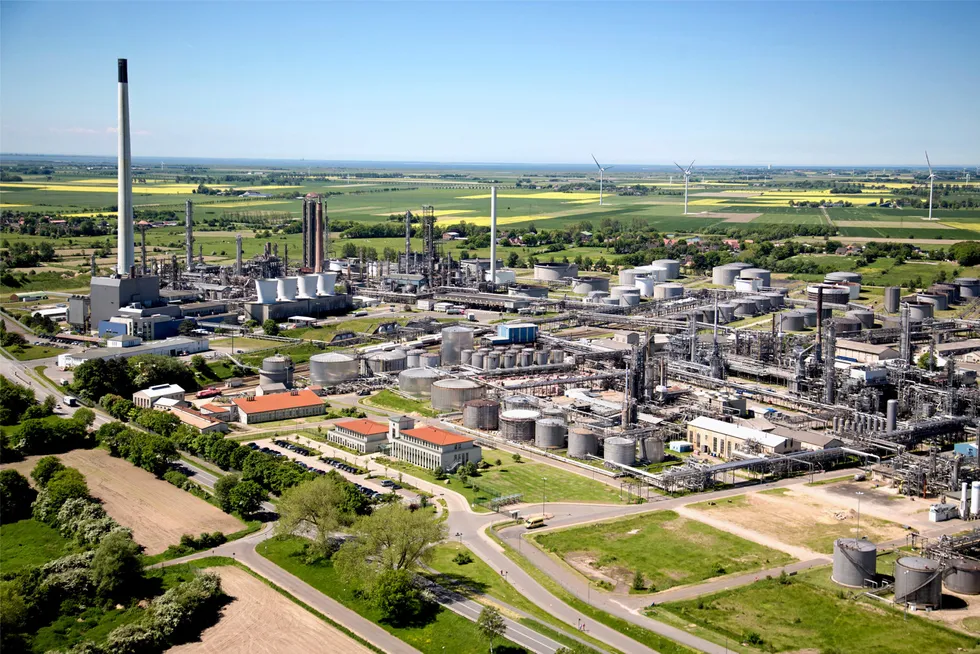 The Heide oil refinery in northwest Germany, which was meant to host the Westküste 100 project.