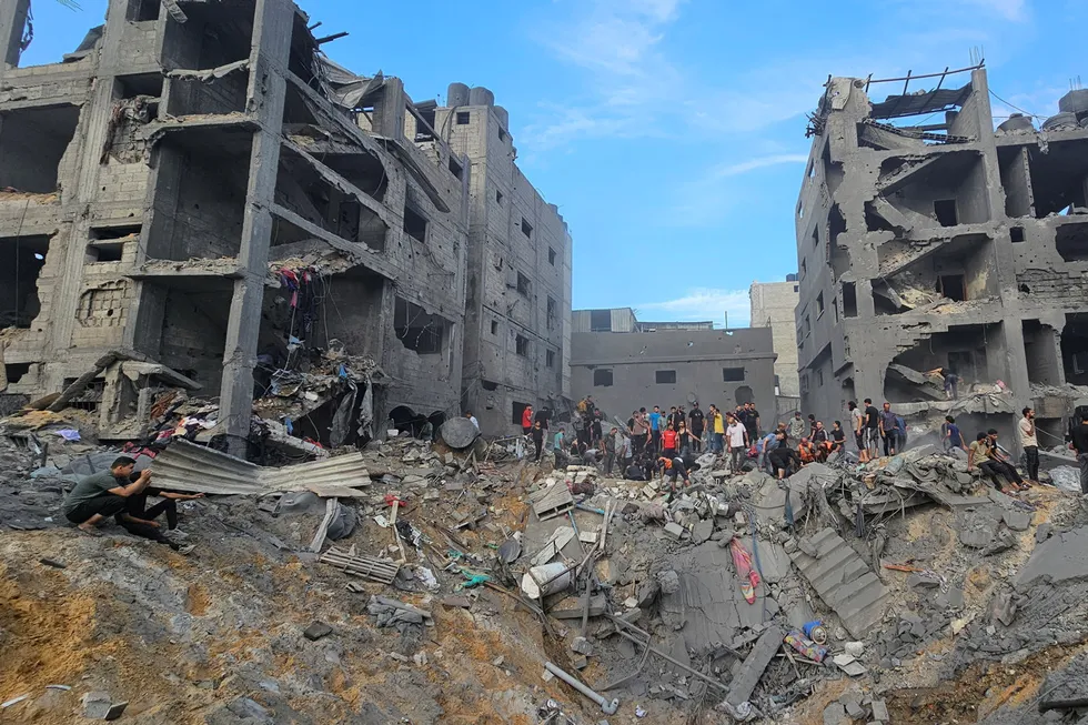 Det vil være mange sivile til stede, skriver Per Martin Norheim-Martinsen. Bildet er fra Jabalia nord i Gaza, 31. oktober.