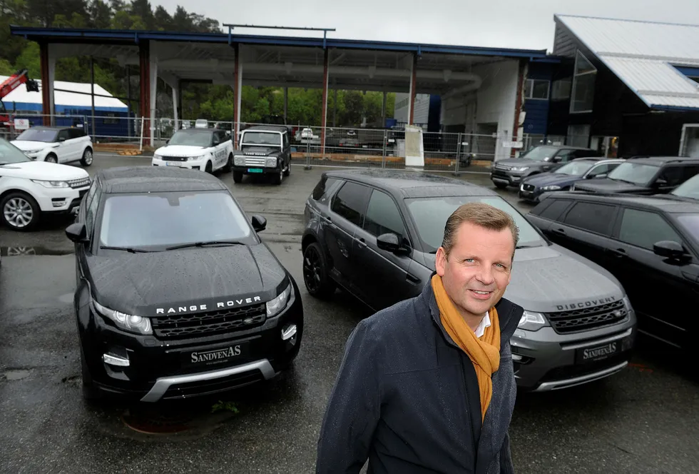 Elbilskiftet har reddet Trond Sandvens bilkonsern. Nå satser han tungt på salg av Range Rover og Jaguars nye elbil I-pace. Foto: Helge Skodvin