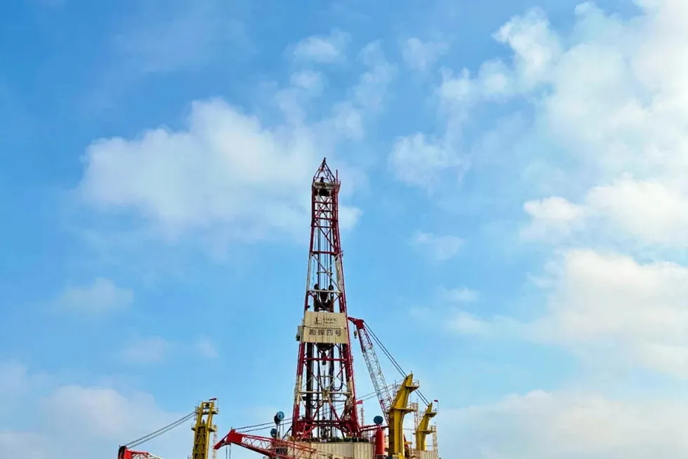 Success: the Wei 10 side-track drilled by Sinopec-owned semisub Kantan IV hits oil in the South China Sea.