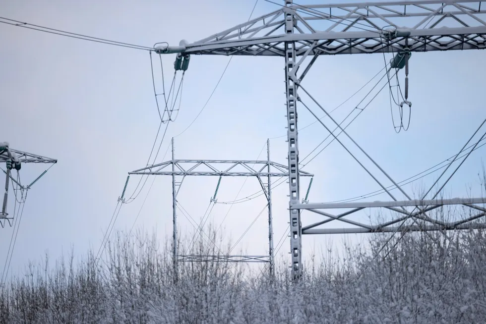 Én, felles strømpris kan øke sårbarheten i det værbaserte norske kraftsystemet, skriver artikkelforfatteren.