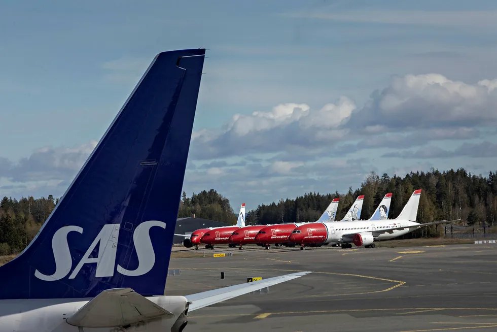 Luftfartstilsynet purrer på SAS og Norwegian for å få fortgang i refusjoner for kansellerte avganger.