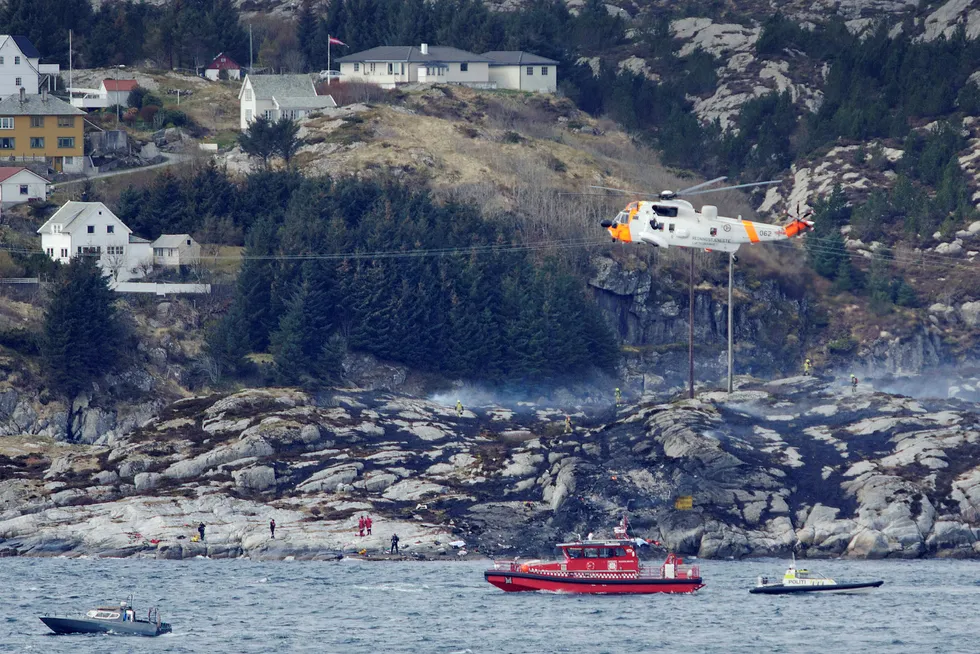 13 mennesker mistet livet da et Super Puma-helikopter styrtet utenfor Turøy i Hordaland i april. Foto: Paul S. Amundsen