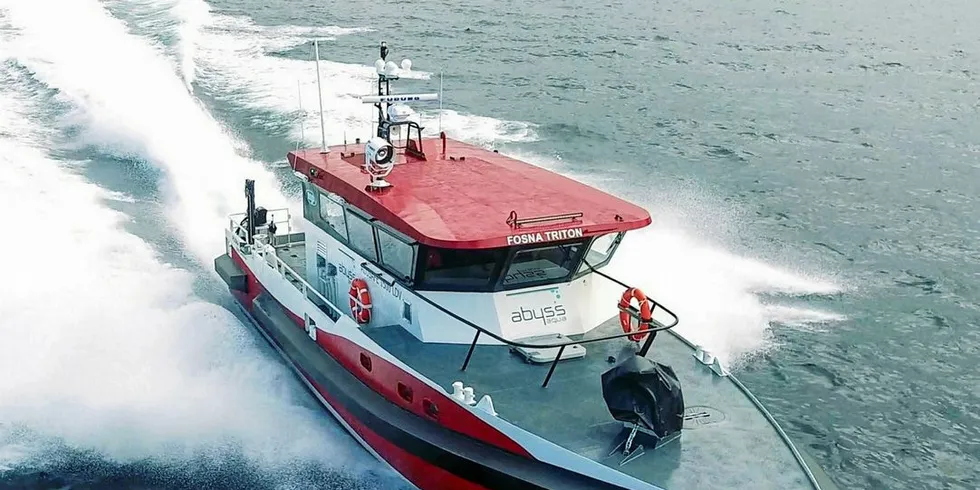 Den hurtiggående båten Alusafe 1500 LDV (Light Diving Vessel), skal overleveres til Abyss Aqua i mai og tas i bruk som arbeidsbåt i oppdrettsnæringas tjenesteFoto: Maritime Partner