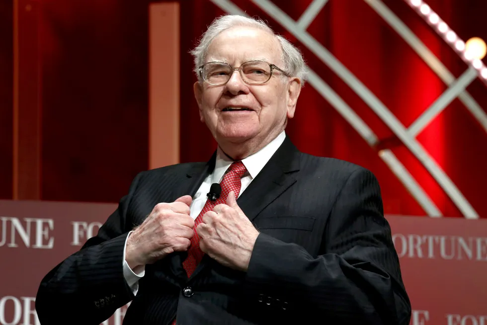 Styreleder og konsernsjef i Berkshire Hathaway, Warren Buffett, anses som en av verdens mest suksessrike investorer, og er kjent for sin langsiktige investeringsstrategi.