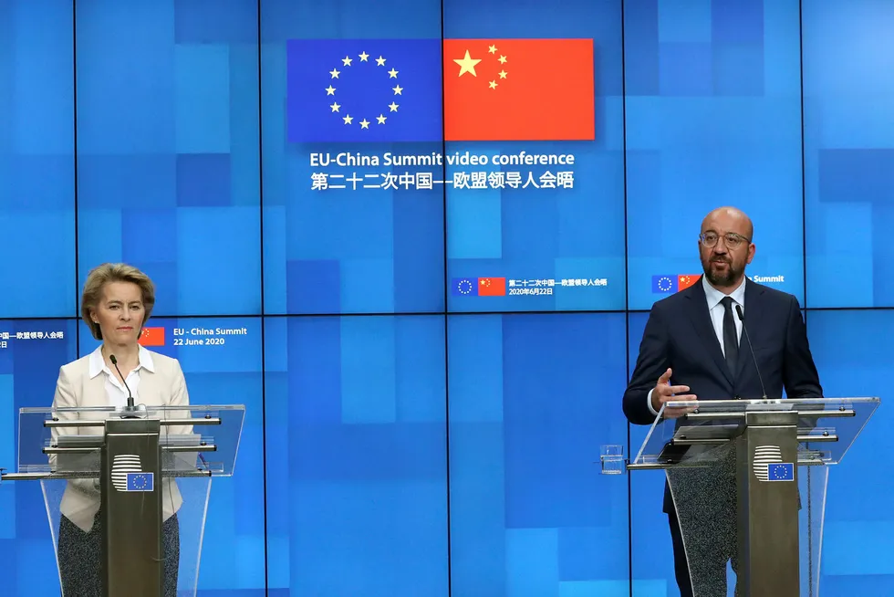EU-kommisjonens president Ursula von der Leyen og EU-president Charles Michel under pressekonferansen etter det digitale toppmøtet med Kinas president Xi Jinping.