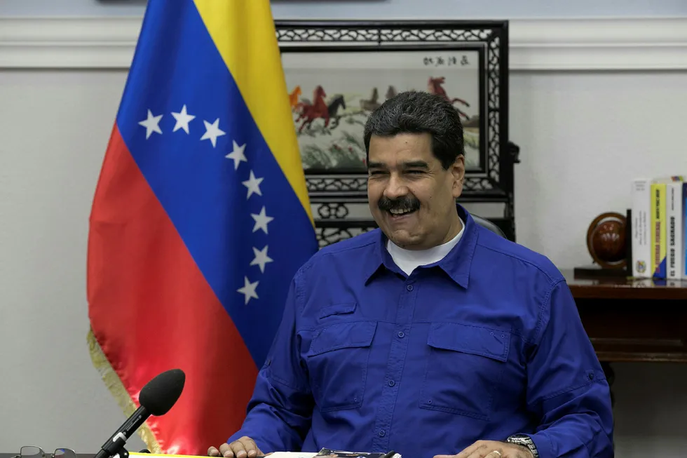 Venezuelas president Nicolas Maduro innleder samtaler med opposisjonen i landet i håp om å løse den dype krisen i landet. Foto: Miraflores Palace/Handout via Reuters/NTB scanpix