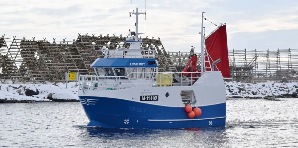 FLYTTET: Tradisjonsrike omgivelser på havna i Svolvær ga ikke tellende resultater. Nå har «Remøygutt» tatt turen til Nord-Senja.