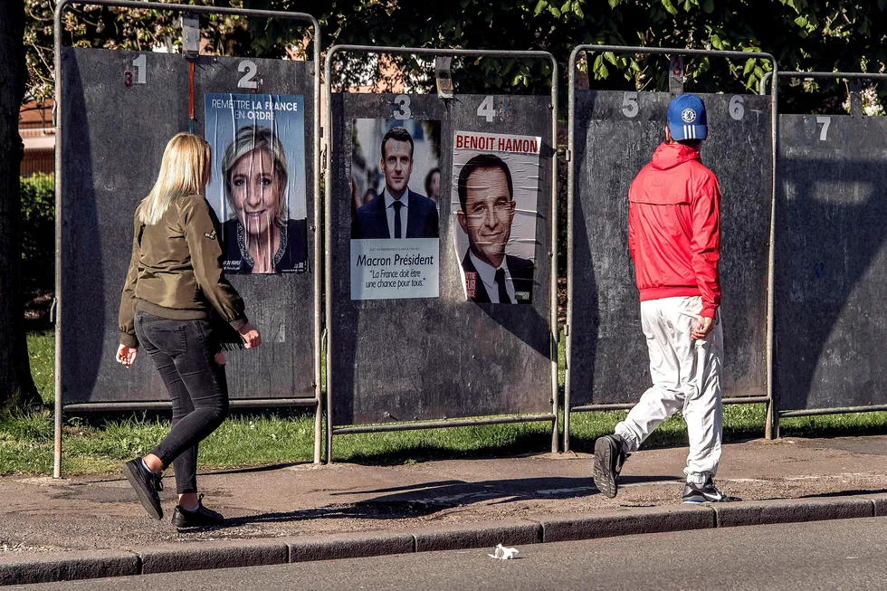 Det er jevnt mellom fire kandidater foran første runde i det franske presidentvalget, som avholdes søndag. Foto: Philippe Huguen/AFP/NTB scanpix