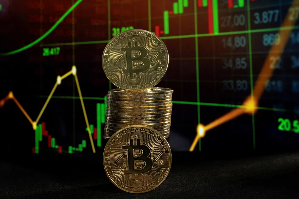 Bitcoin-kursen nådde en ny topp på over 99.000 dollar torsdag kveld.