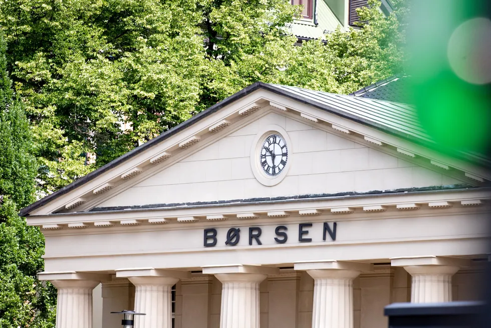 Hovedindeksen på Oslo Børs har før børsåpning onsdag falt 2,7 prosent så langt i år.