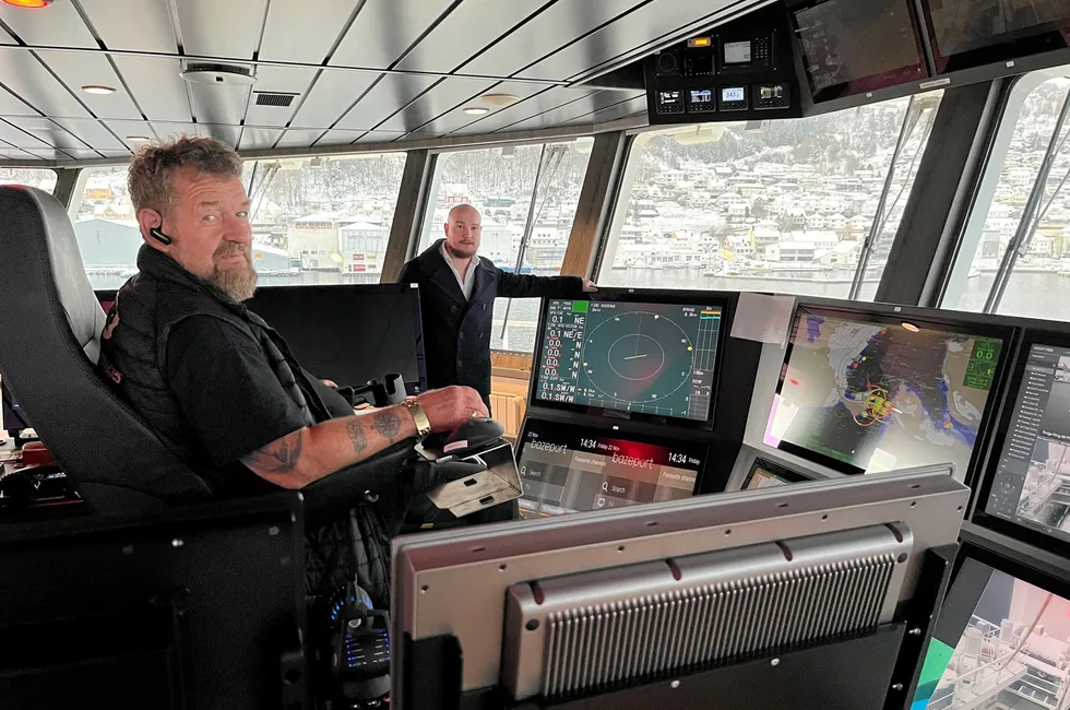 Gründer Kjell Magne Ervik, skipper og maskinist på Frøyanes (t.v.) har vært med å bygge opp et stort rederi andregenerasjon Robert Ervik i dag er daglig leder for.