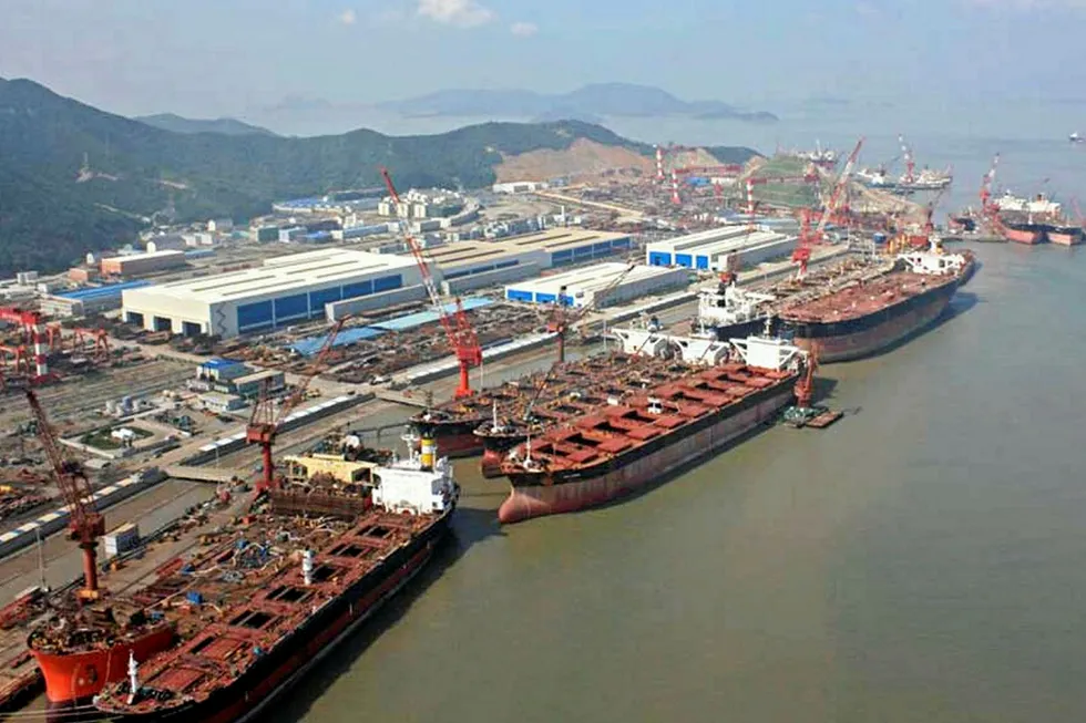Fall in shipbuilding revenue: Cosco reduced its losses despite bringing in less cash