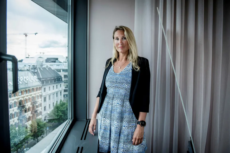 Sjefstrateg Erica Blomgren Dalstø tror kronen kan fortsette å styrke seg fremover, men mener de positive markedene utgjør en risiko.