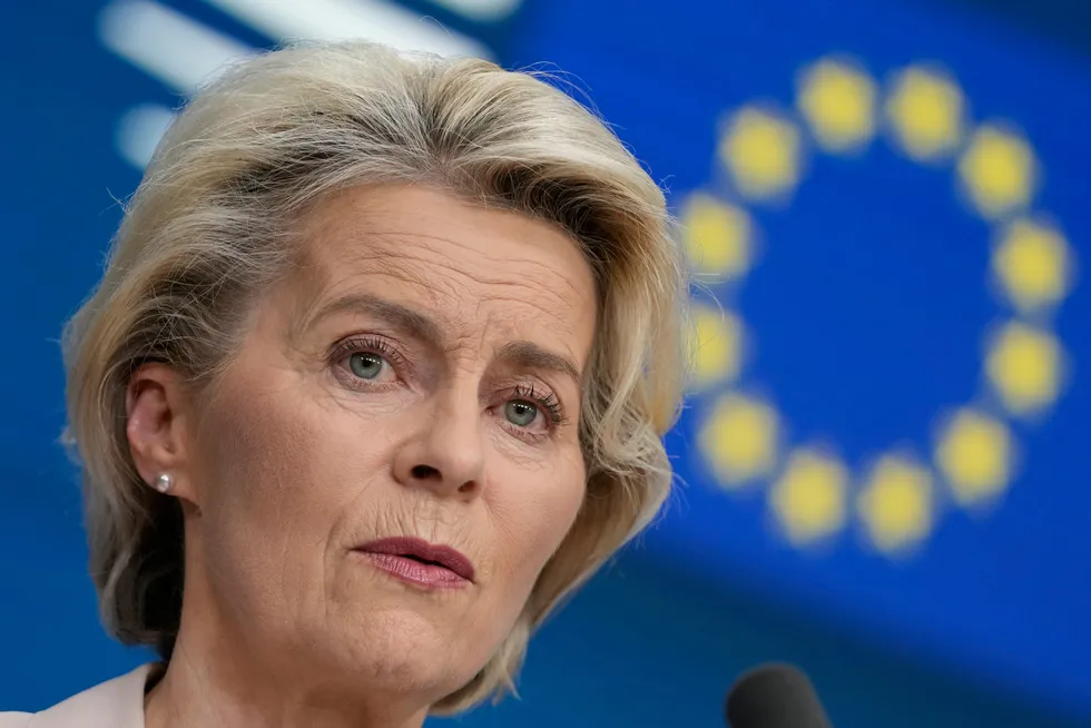 Ursula von der Leyen leder EU-kommisjonen.