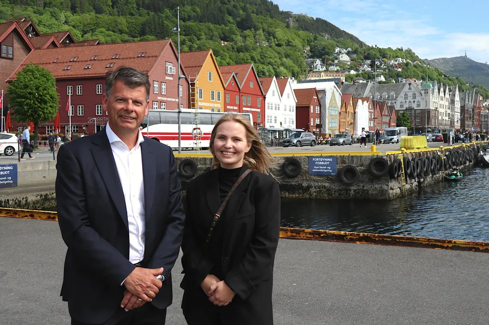Harald Fotland og Malin Gåsvær Haugen i Odfjell representerer den maritime klyngen i Bergen, og mener folk flest ikke forstår hvor viktig næringen er for nasjonen.