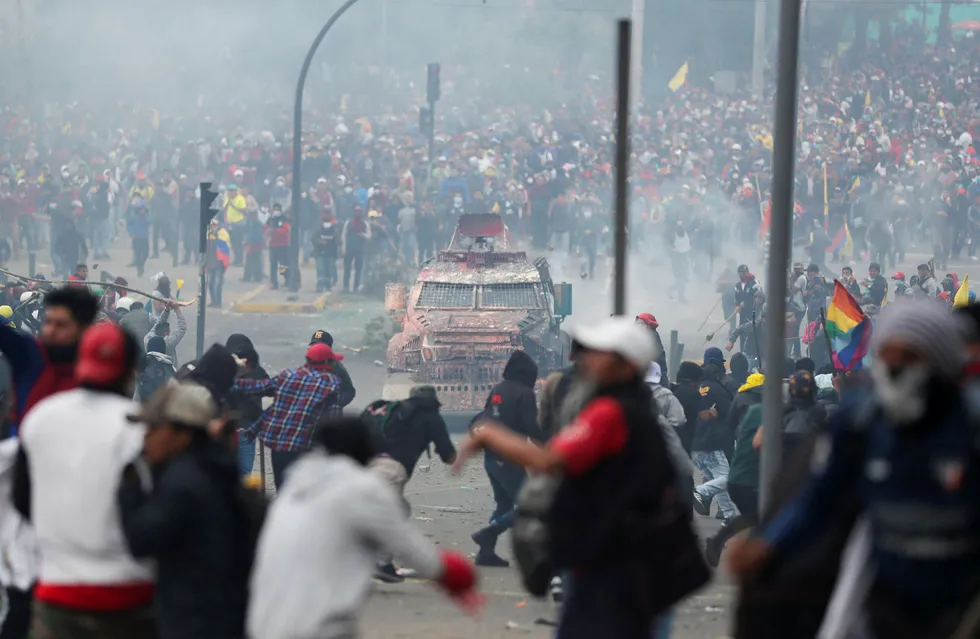 Ecuador innfører portforbud i enkelte områder. Det har de siste dagene vært omfattende protester på grunn av økte drivstoffpriser.
