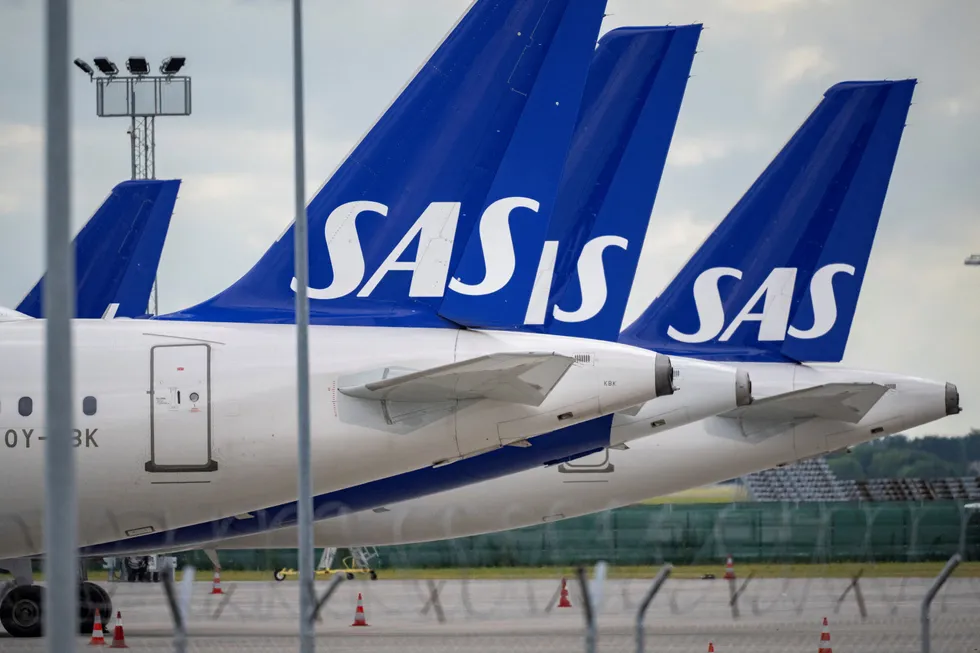 SAS-flåten skal rendyrkes med Airbus-fly. Her Airbus A321- og A320neo-modeller parkert på Kastrup tidligere i sommer under pilotstreiken.