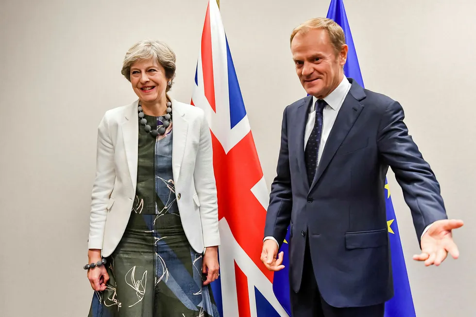 EU-president Donald Tusk møtte Storbritannias statsminister Theresa May i Brussel fredag. Foto: GEERT VANDEN WIJNGAERT