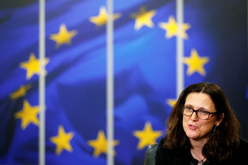 EUs handelskommissær Cecilia Malmstrom sier det er sannsynlig at Europa innfører tollsatser på stål og aluminium. Foto: Francois Lenoir/Reuters/NTB Scanpix