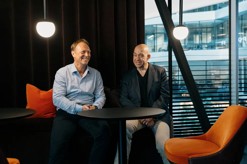 Morten Klein (til høyre) sammen med den nye administrerende direktøren i Klein Group, Martin Bentzen.