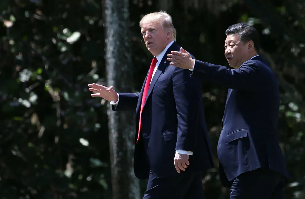 USAs president Donald J. Trump og hans kinesiske kollega Xi Jinping er blitt enige om å få fortgang i handelsforhandlingene. Målet er å få en foreløpig avtale på plass innen 100 dager. Foto: Carlos Barria/Reuters/NTB Scanpix