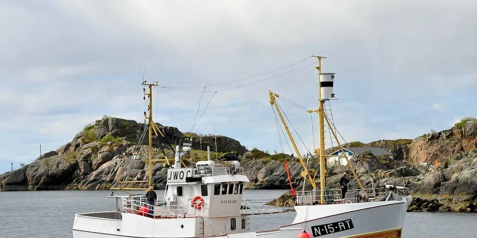 TÅLELIG BRA: «Nystrand» har så langt skutt 17 dyr. Den siste tiden har flere hvalskuter vært i aktivitet på Varangeren. Hvalfanger Nils Jørgen Nilsen på «Nystrand» melder om tålelige bra sesong så langt.Foto: Jon Eirik Olsen