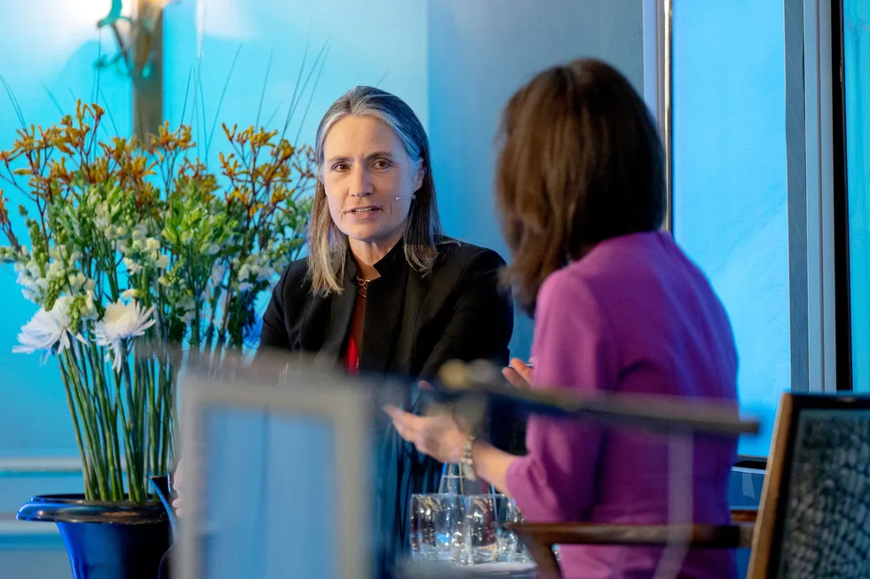 En av verdens mest anerkjente Russland-eksperter, Fiona Hill, ble onsdag intervjuet av Siri Lill Mannes på Skagenkonferansen.