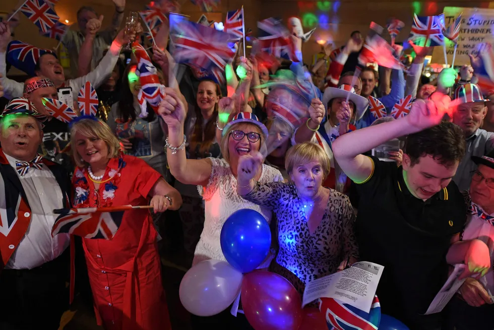 Glade briter feirer avskjeden med EU. 23 måneder etter den formelle skilsmissen og ett år etter at båndene ble brutt, er entusiasmen lavere.