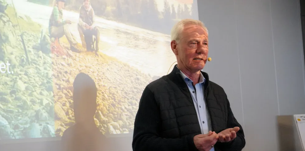 Konsernsjef Kjell Lorentsen i Gigante havbruk holder et innlegg på Dialogkonferansen for villaks og sjøørret 2023 i Bodø.