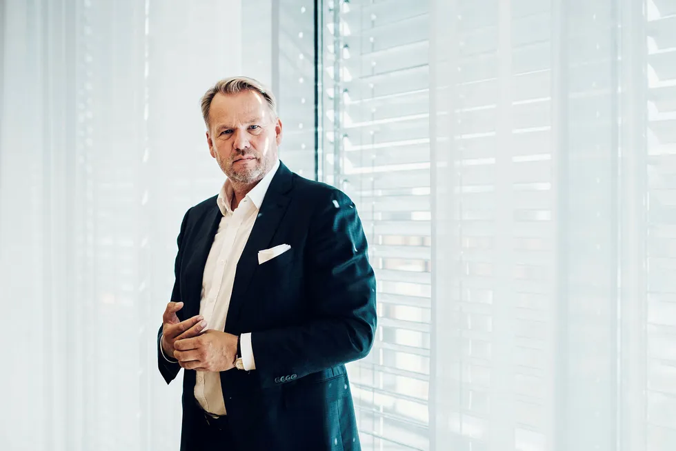 Ole Ertvaag er trolig Norges største bilsamler. Gjennom investeringer i private equity, biler og eiendom er Ertvaag god for over en halv milliard kroner. Foto: Tommy Ellingsen