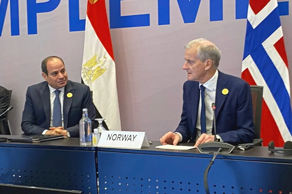 Egyptian President Abdel Fattah El-Sisi and Norwegian prime minister Jonas Gahr Støre announcing the commissioning of the project's first phase at COP27 on Tuesday.