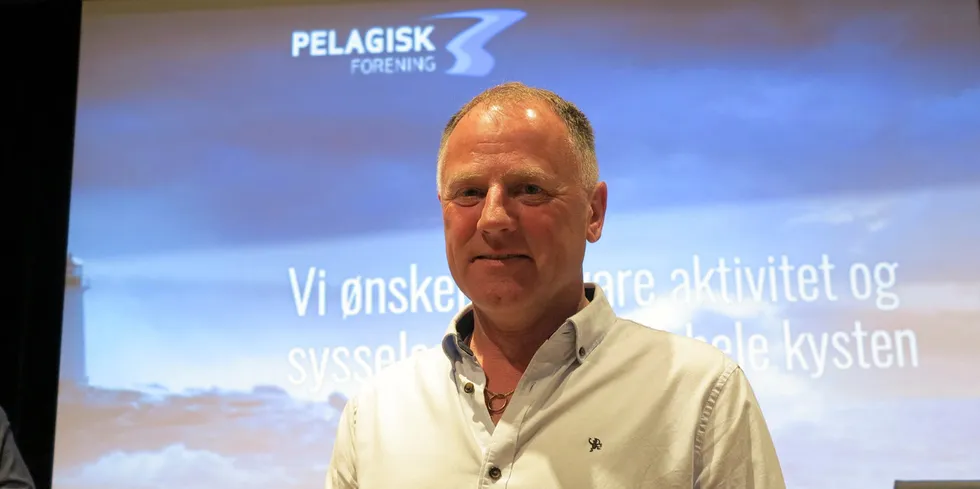 Kristian Sandtorv, leder i Pelagisk Forening, mener fiskeri- og kystministeren er fraværende i å forsvare fiskernes interesser i spørsmål om utviklingen av havvind.
