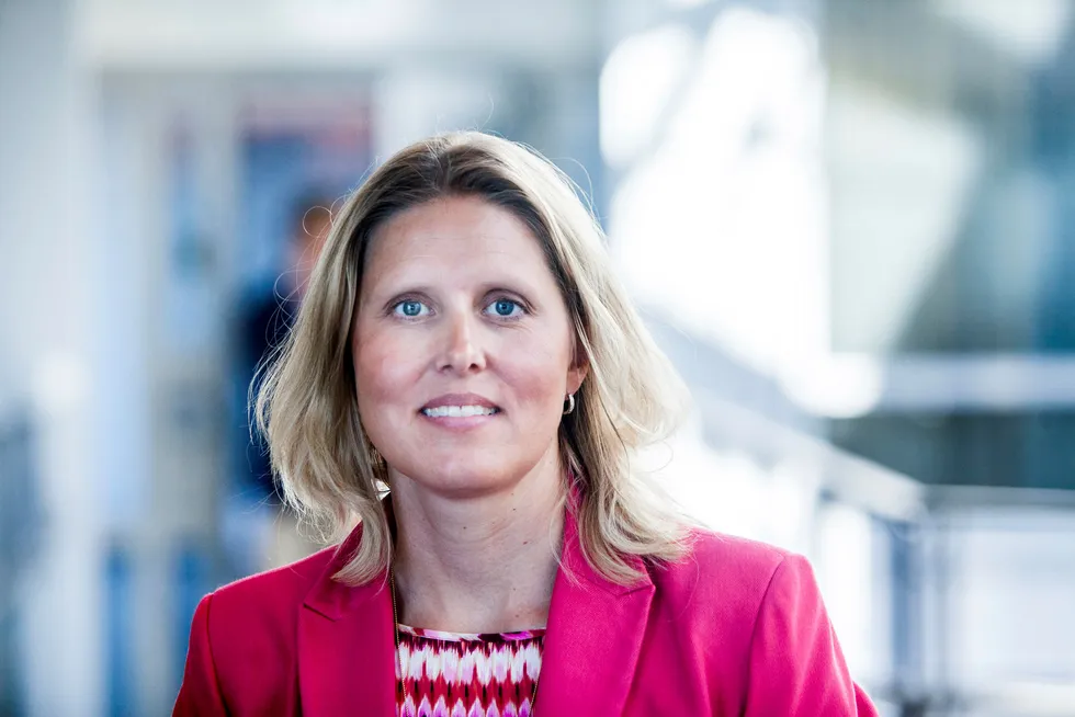 Norgessjef Charlotte Aleblad i Swedbank venter på høyere investeringer i oljemarkedet. Foto: Adrian Nielsen