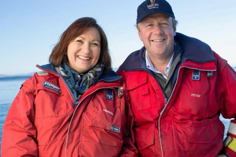 Frances og Peter Bender satser en milliard norske kroner på å utvide selskapet Huon Aquaculture på Tasmania. (Foto: Huon Aquaculture)