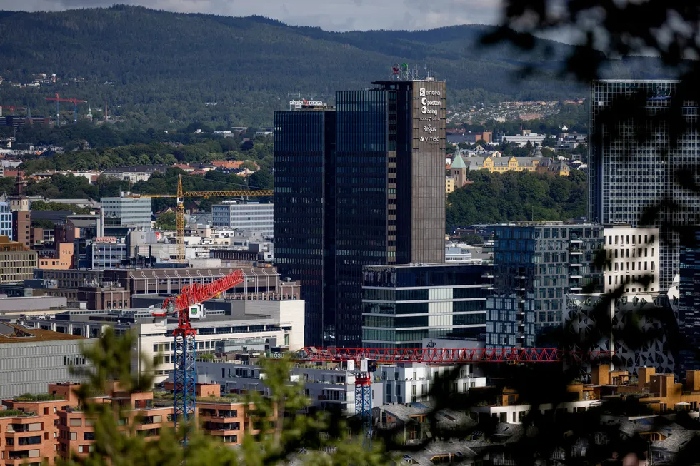 Det spesielle i dag, er at til tross for reduksjonen i gjeldsgrad etter krigen, er mange land nå mye mer forgjeldet enn noensinne. Sigmund Håland.