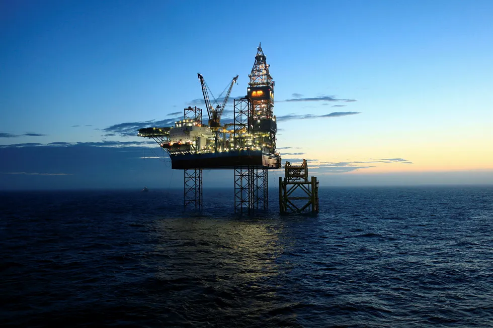 Committee: calls for oil and gas industry support