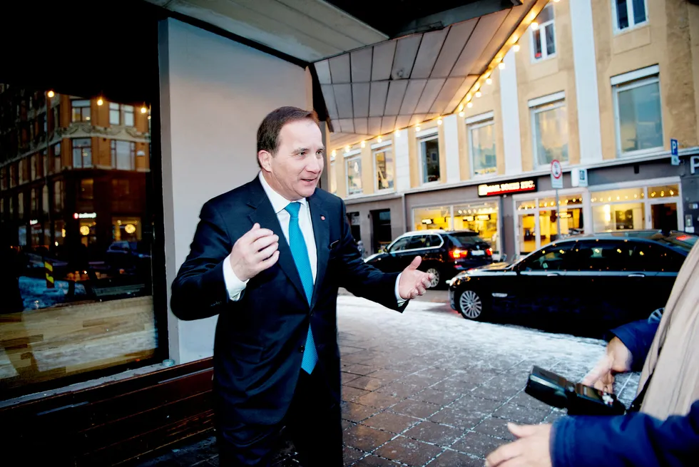 Sveriges sosialdemokratiske statsminister Stefan Löfven åpner for en koalisjon med de borgerlige Moderaterna. Foto: Mikaela Berg