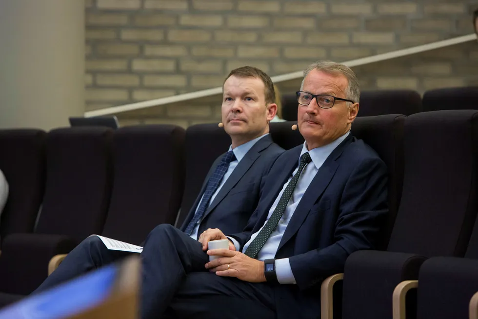 – Behandlingen av denne saken kan gi føringer for utenlandske oppkjøp av norske banker og finansinstitusjoner, sier konserndirektør Thomas Midteide i DNB (til venstre). Her sammen med konsernsjef Rune Bjerke.