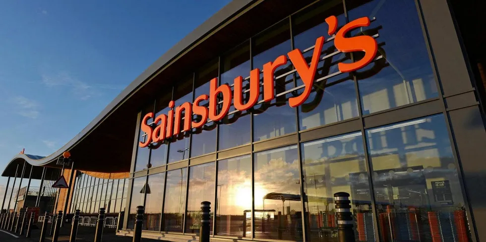 PÅ steder som dette handler britene sjømat og laks: Sainsbury's er den tredje største kjeden av supermarkeder i Storbritannia.