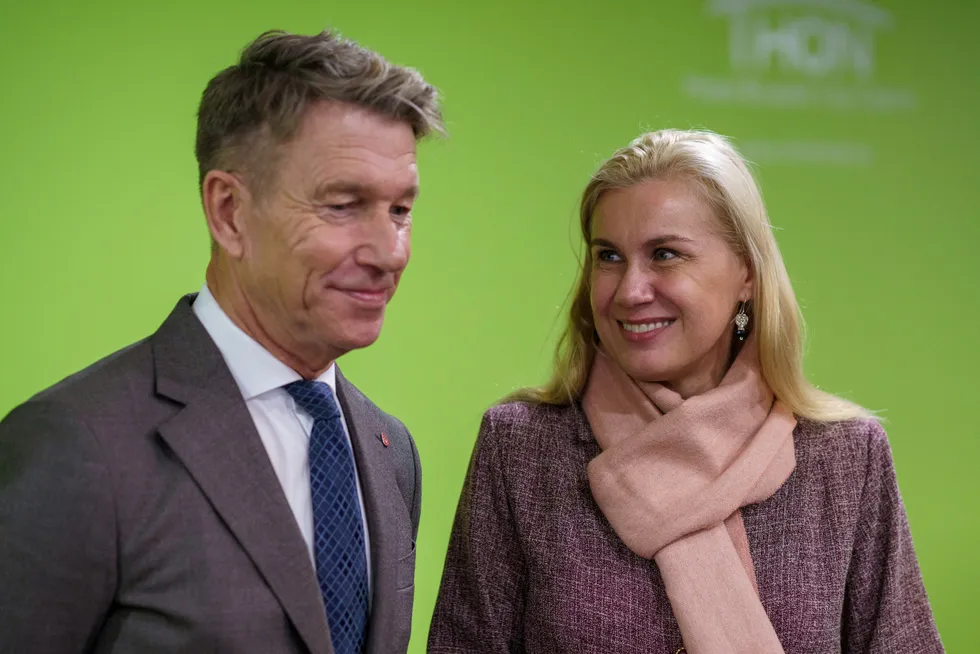 «Smile and carry a big stick». EUs energikommissær Kadri Simson har gitt energiminister Terje Aasland en tidsfrist.