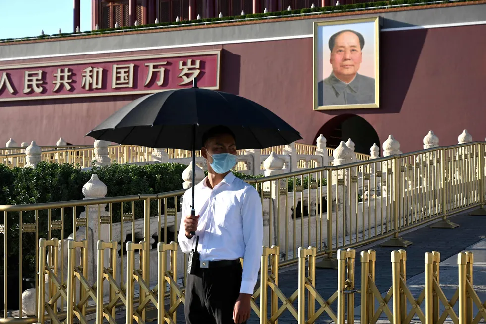 Kinas president Xi Jinping forbereder seg på å fortsette som landets leder etter partikonferansen. Han blir den mektigste lederen Kina har hatt siden Mao Zedong. Utenlandske selskaper i Kina er frustrerte. Her fra Den himmelske freds plass i Beijing på tirsdag.