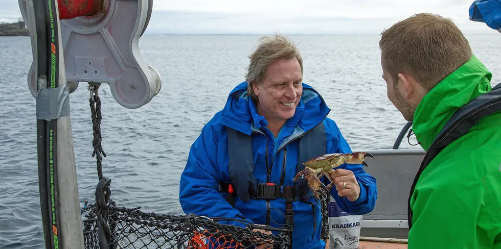 Krabbefiskeren Sig Hansen (t.v.), som har skapt serien «Deadliest catch», er i Norge for å spille inn nye programmer i serien, der de bruker tromsøbåten «Stålbas» i innspillingen.