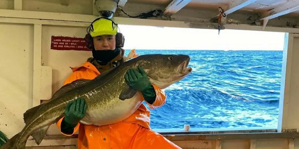 PÅGANGSMOT: Robin Alsos har alltid drømt om en fremtid på havet. Nå har han realisert planen om å skaffe seg egen båt, og er klar for lofotfiske.